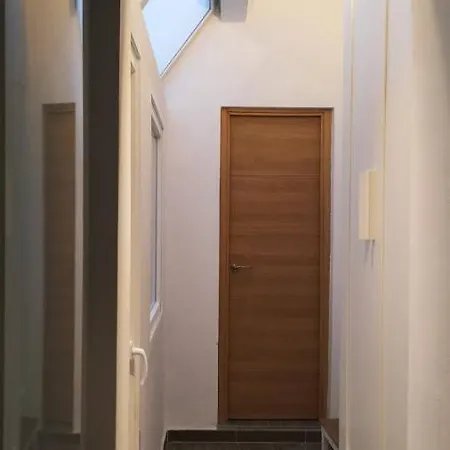 Azvalia - Santi Y Maria Apartment